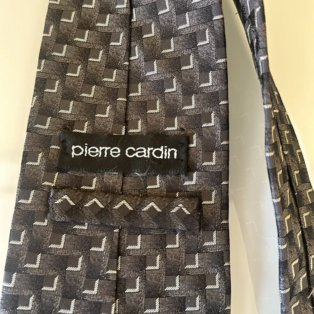 Pierre Cardin Vintage Gray 100% Silk Jacquard Neck Tie